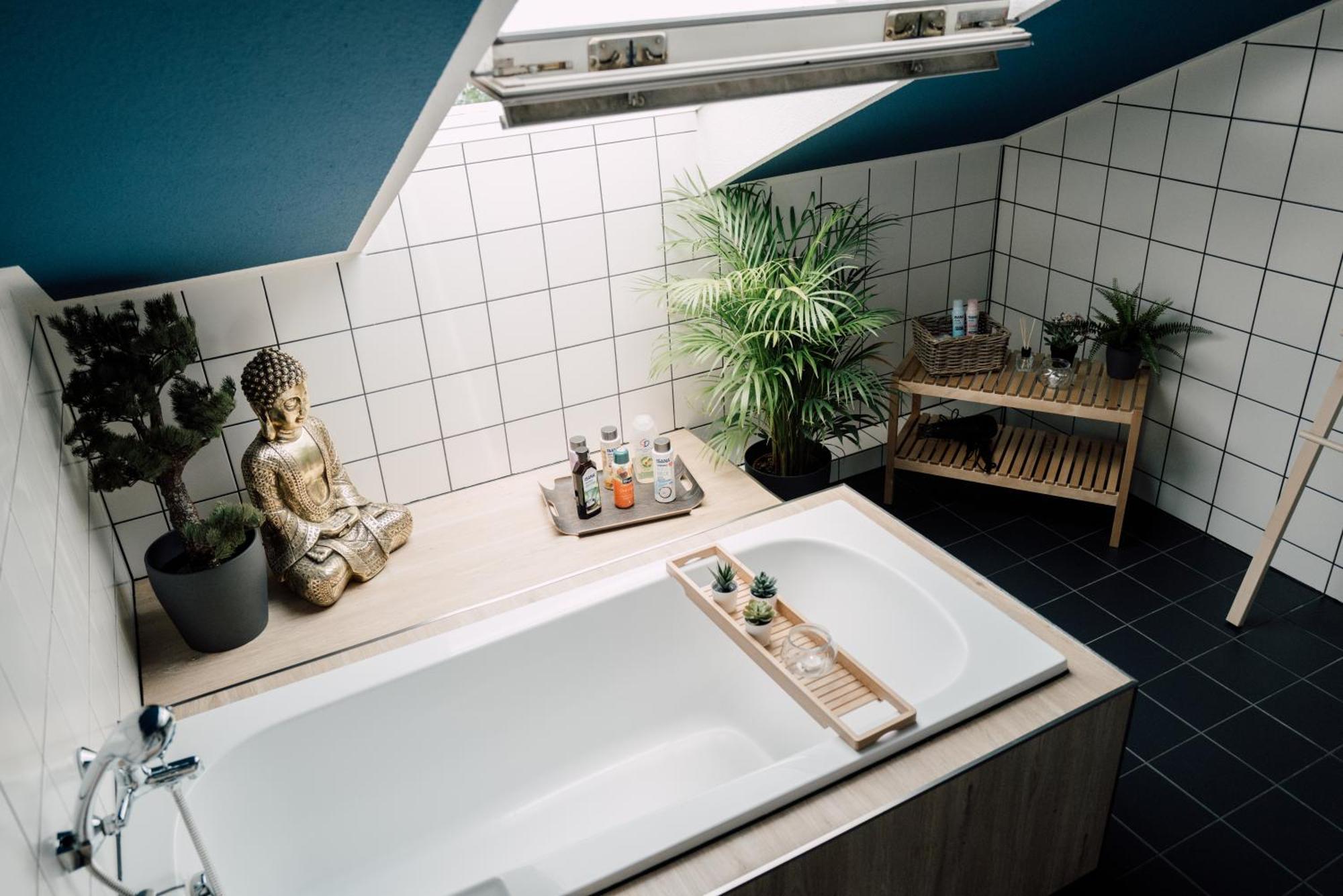 Apartment Rooftop Buddha Lounge - Im Dachgeschoss In Mit Waschmaschine Und Netflix